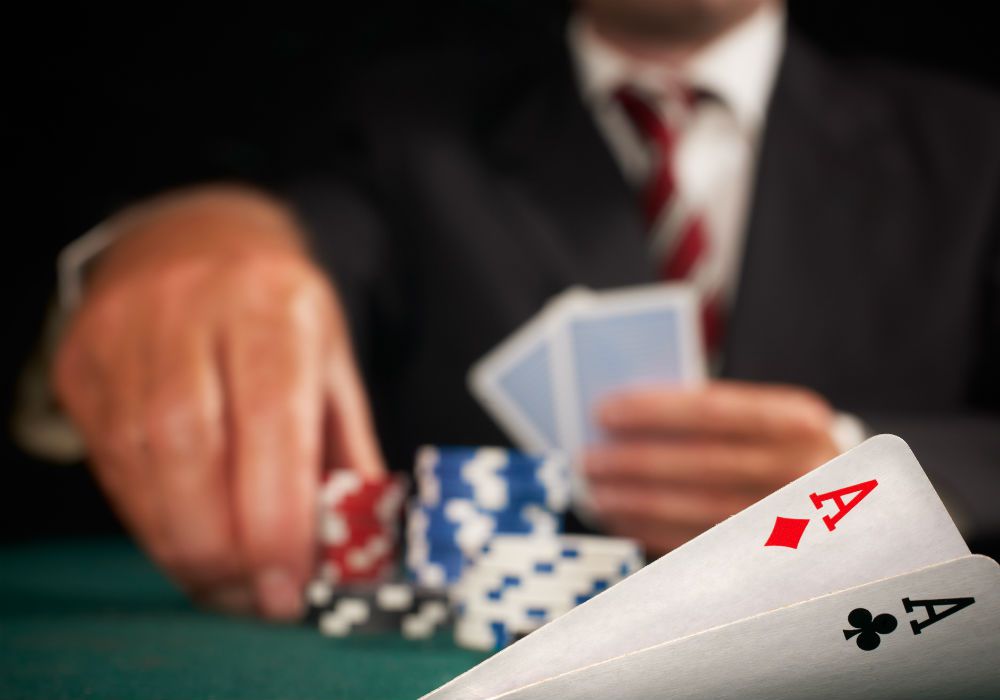 Por que é tão difícil tornar-se um jogador profissional de poker? – Por  Deborah Natalie – RIT Podcast